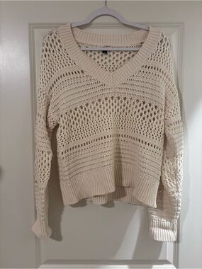 Universal Thread Cream Open-Weave V-Neck Sweater